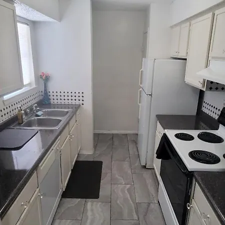 Cozy Condo2-3
