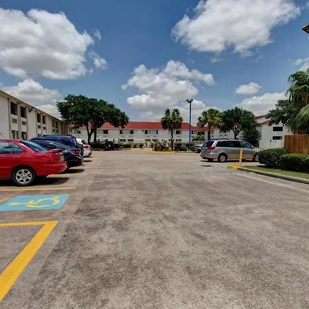 Motel 6 Houston-Hobby-2