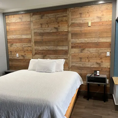 The Symphony Inn & Suites-2