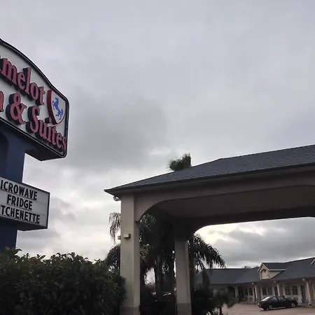 Camelot Inn & Suites Highway 290/Northwest Freeway-3