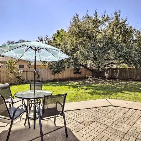 Pet-Friendly Houston Rental With Private Patio!-3