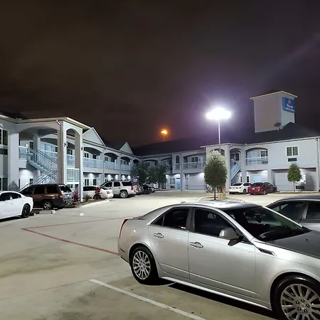 Haven Inn & Suites Willowbrook (Adults Only)-2