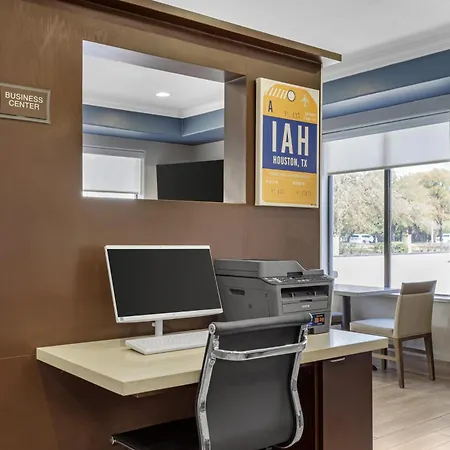 Best Western Plus North Houston Inn & Suites-3