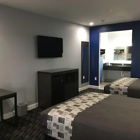 Platinum Inn And Suites-2