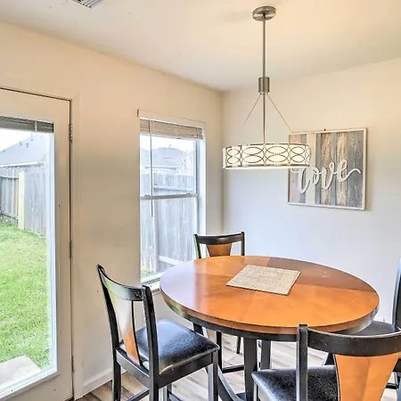 Spacious Houston Getaway < 18 Mi To Downtown!-3
