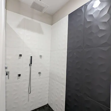 Crystal Inn Jacinto City-3