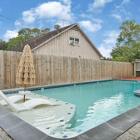 Home For Summer With Pool, Pool Table, Outdoor Kitchen,Patio And Balcony-2