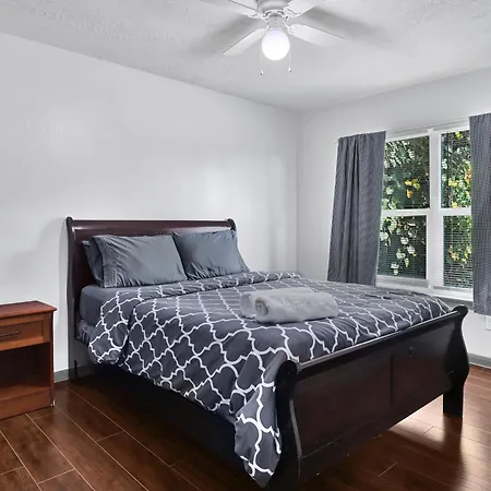 6 Bedroom House 15 Minutes From Iah Airport.-2