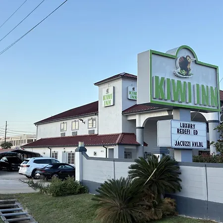 Kiwi Inn Capital O Houston - Hwy 249-3