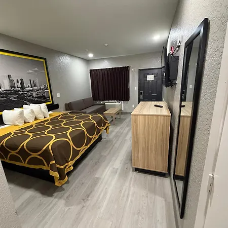 Super 8 By Wyndham Houston/Brookhollow Nw-3