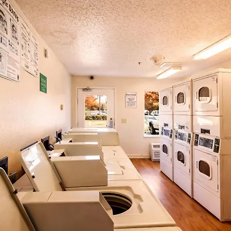 Hometowne Studios By Red Roof Houston - West Oaks - Energy Corridor-3