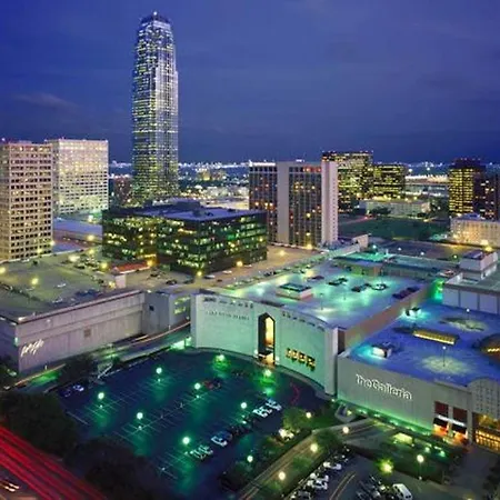 Cozy Home Near Med Center, Nrg, Galleria & Dtown-2