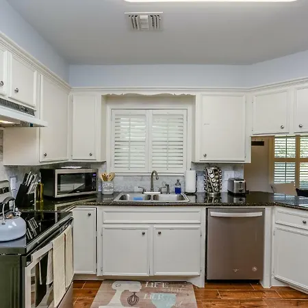 The Texas Bluebonnet - Metro Houston Luxury Home-3
