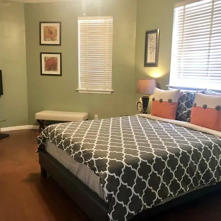 Modern Montrose Condo-3