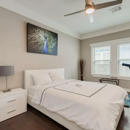 Spacious Heights Home!-2
