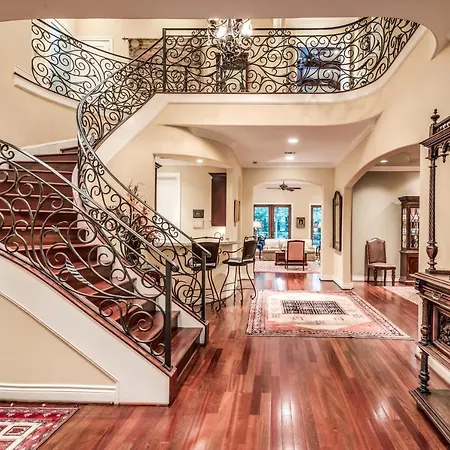 Grand Luxury Tuscan Villa-2