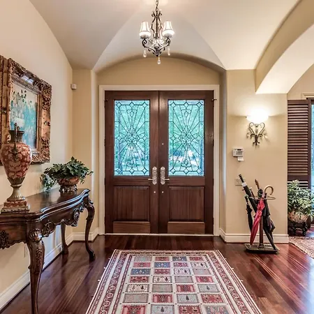 Grand Luxury Tuscan Villa-3
