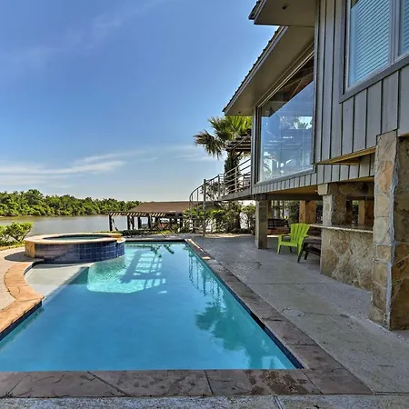 Luxe Houston Home On Riverfront With Pool And Hot Tub!-3