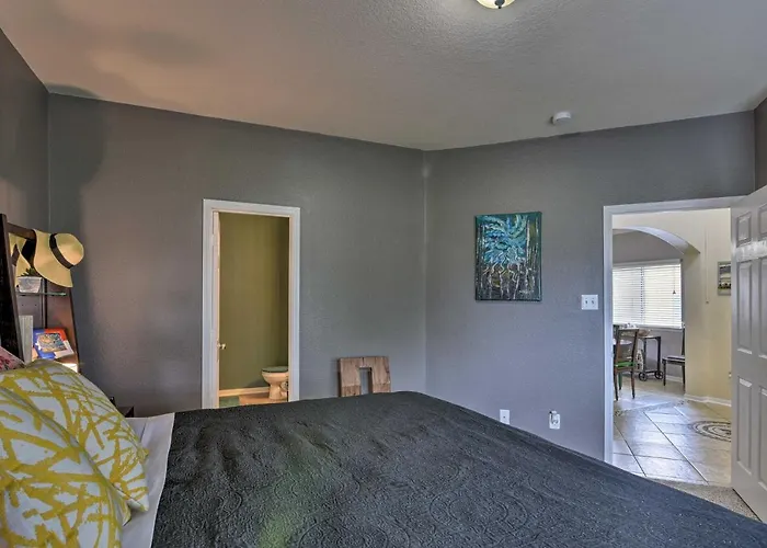 Houston Family Home With Yard About 8 Mi To Nrg Stadium!