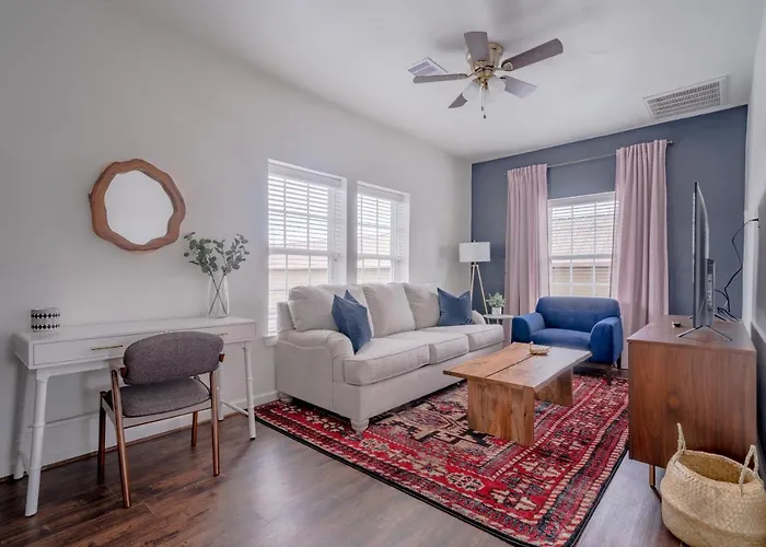 Unit 2- Drink Under The String Lights At This Stylish Home Houston