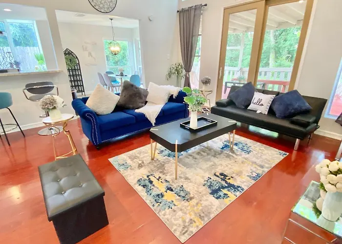 Entire Home: Forest View 4Bedroom 2Bath Home