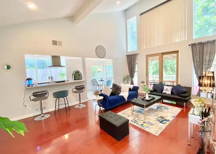 Entire Home: Forest View 4Bedroom 2Bath Home