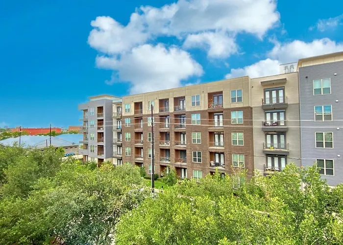 Luxury 4 Story Home In Downtown Houston