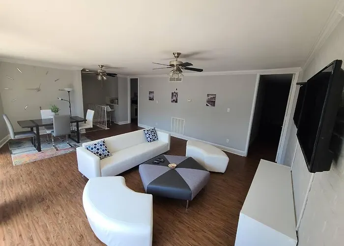 Pet friendly Affordable Galleria Lifestyle Experience Houston