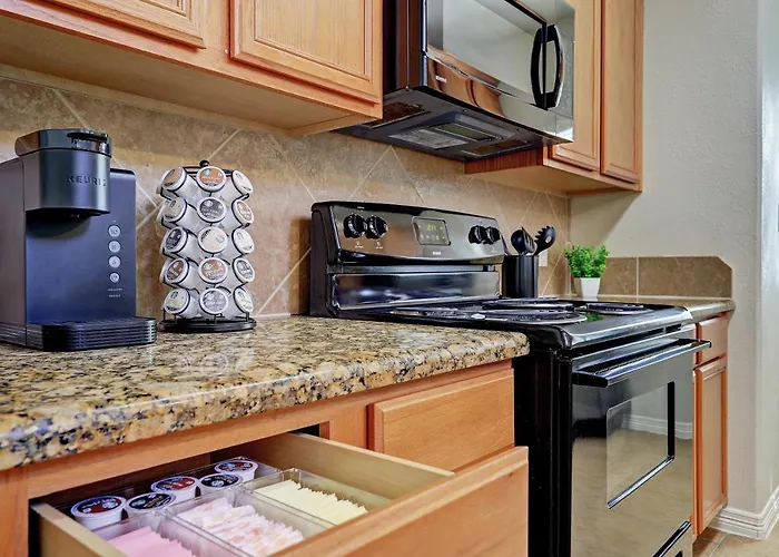 Luxury Houston Heights Townhome On I-10