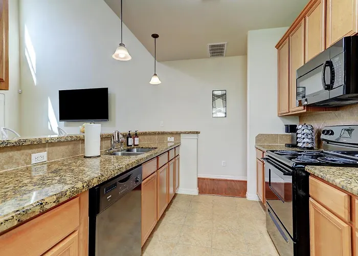 Luxury Houston Heights Townhome On I-10