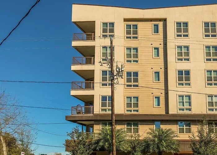 Frontdesk 5755 Hermann Park Apts Downtown Houston