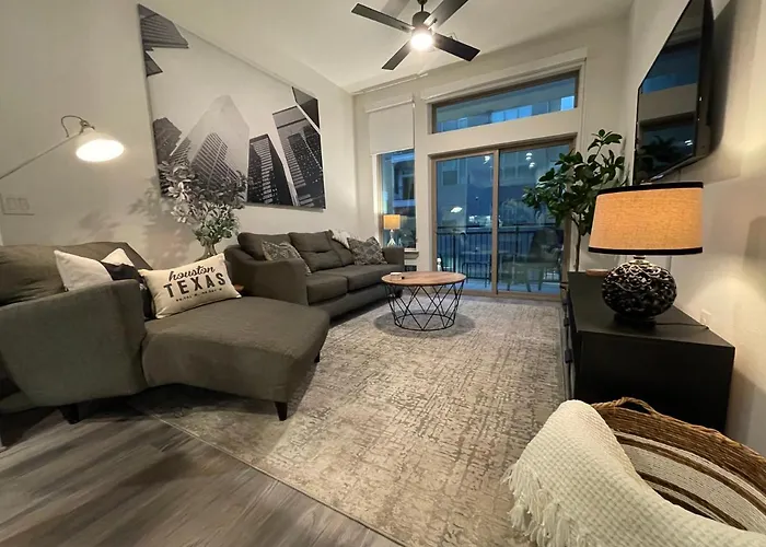 Ferienwohnung Luxurious Unit In Downtown Houston With Poolside View