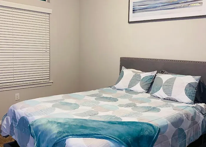 Walk To Nrg-City View Balcony- Free Parking-2Bdrm Near Nrg-Med Center-Galleria-Downtown