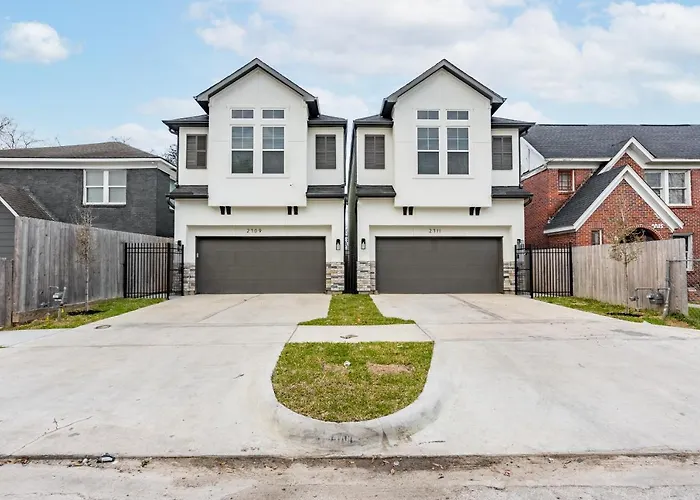 3 Bedroom And 3 Bath Houston