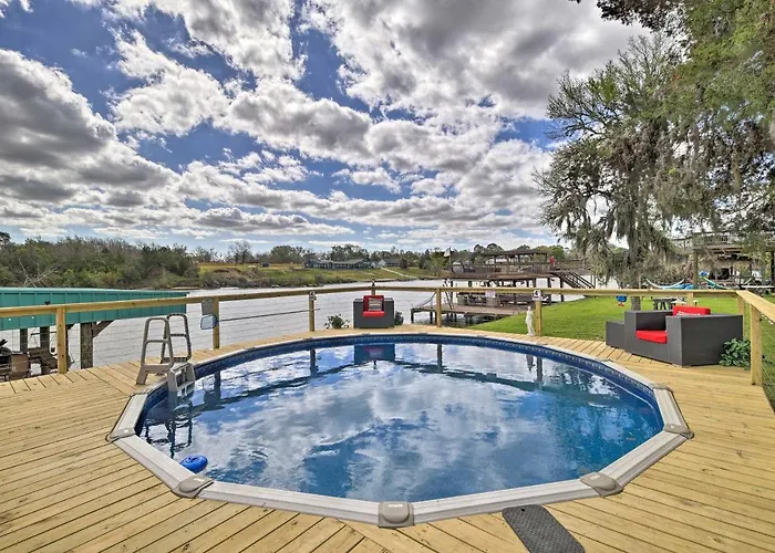 Waterfront San Jacinto River Home With Boat Slip! Houston