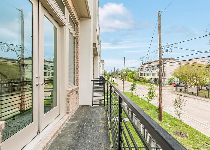 Hutchins Happiness Villa Houston
