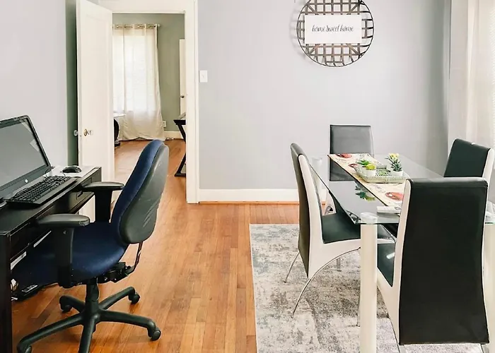 Cozy Downtown 2 Bdrm Home Near Turkey Leg Hut!!!