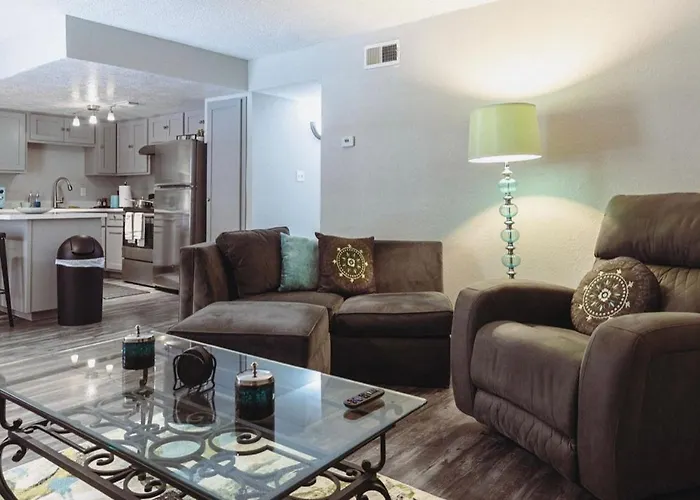 Premium Styled 2 Bedroom Apt In The Heart Of The Heights Houston