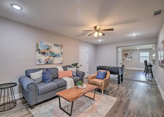 Spacious Houston Family Home With Game Room!
