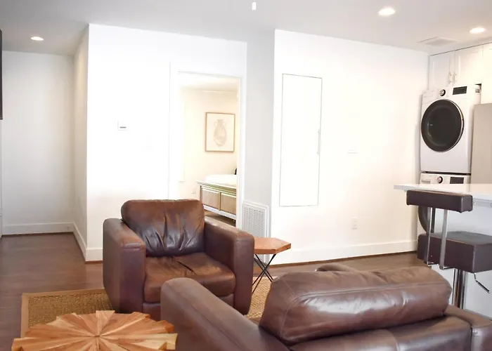 Vassar Place #6 With Pool In Tree Lined Montrose Neighborhood Apartment Houston