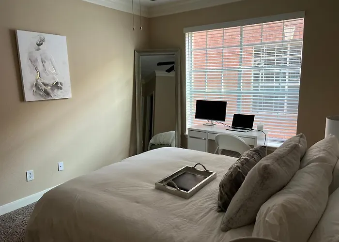 Smoke Free Amazing Spacious 2 Beds 2 Baths Modern Living Houston