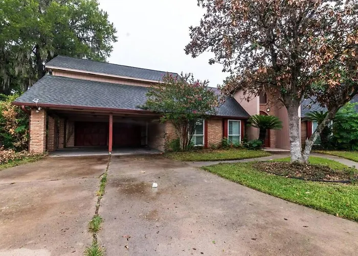 Huge 6 Bedroom With Pool, Spa, 85 Inch Tv, Game Room