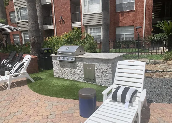 Spacious 2Br&2Ba Med Center Apt, Free Parking&Shuttle
