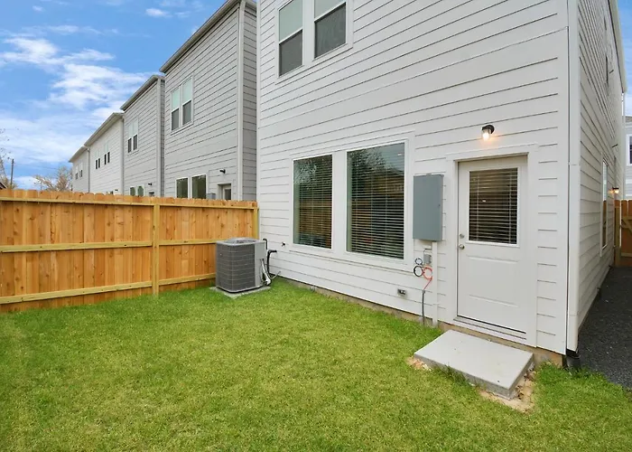 Emerald Palace - New, Modern 3Br Townhome Close To Downtown, Nrg, Med Ctr Houston