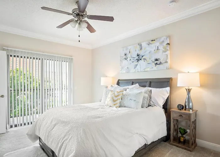 Galleria Oversized 1 Bed/ 1 Bath