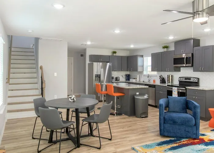 Peerless Retreat - Minutes From Downtown Houston Villa