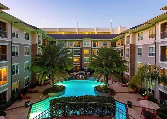 Luxury 2 Bedroom Houston Sweet With Pool In Med Center
