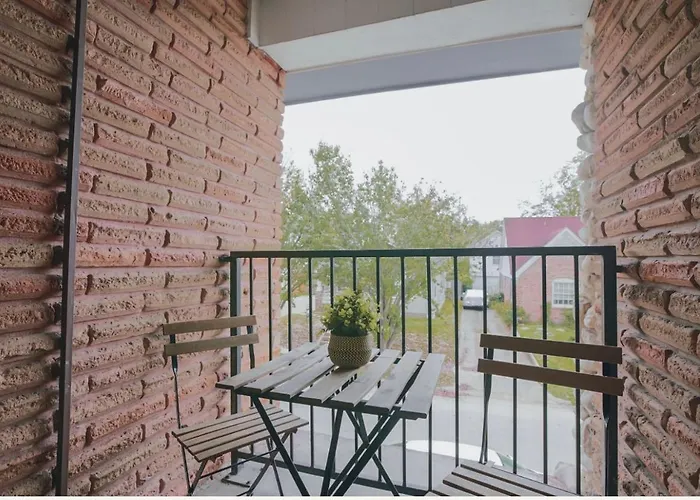 Enticing 1Br Apartment In The Heart Of The Heights