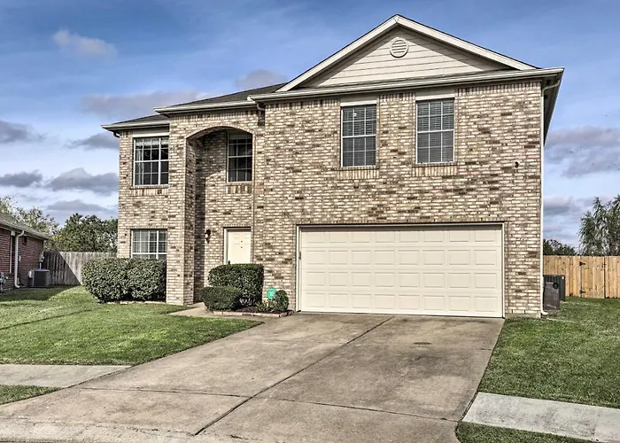 Spacious Houston Home About 22 Mi To Downtown!