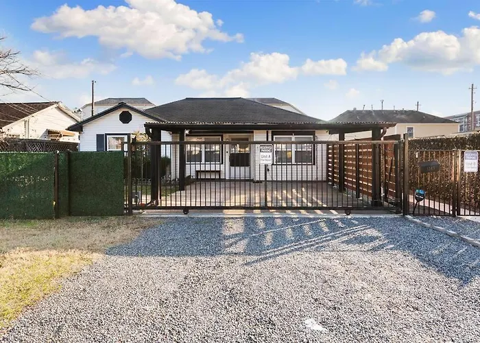 Cozy Heights House Patio And Backyard Sleeps 9